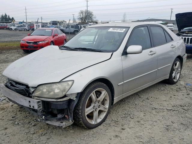 JTHBD192220062539 - 2002 LEXUS IS 300 SILVER photo 2