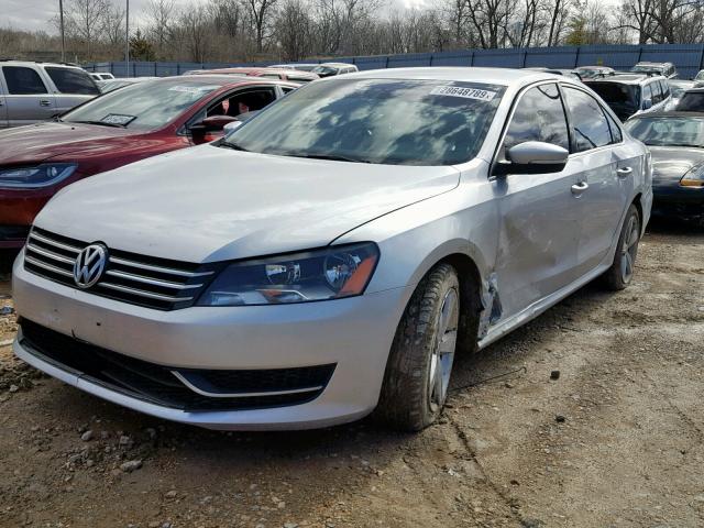 1VWBP7A39DC048877 - 2013 VOLKSWAGEN PASSAT SE SILVER photo 2