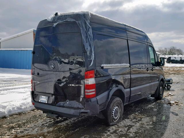 WD4PE7CC2FP133069 - 2015 MERCEDES-BENZ SPRINTER 2 BLACK photo 4