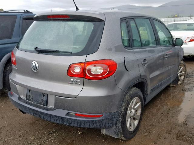 WVGBV7AX2AW526686 - 2010 VOLKSWAGEN TIGUAN SE GRAY photo 4