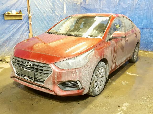 3KPC24A35JE028246 - 2018 HYUNDAI ACCENT SE RED photo 2