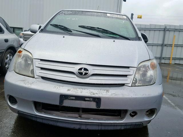 JTKKT624X50085402 - 2005 TOYOTA SCION XA SILVER photo 9