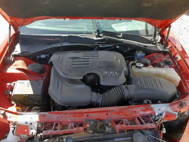 2C3CDXHG2HH612076 - 2017 DODGE CHARGER SX RED photo 7