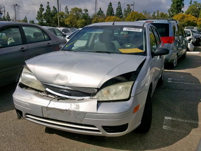 1FAFP34N86W190333 - 2006 FORD FOCUS ZX4 SILVER photo 2