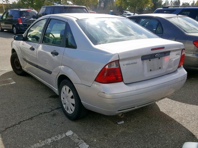 1FAFP34N86W190333 - 2006 FORD FOCUS ZX4 SILVER photo 3