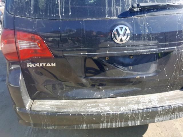 2V4RW3D17AR236524 - 2010 VOLKSWAGEN ROUTAN SE BLACK photo 9