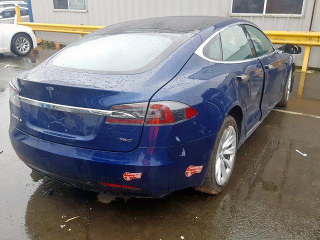 5YJSA1E20JF277062 - 2018 TESLA MODEL S Синій фото 4