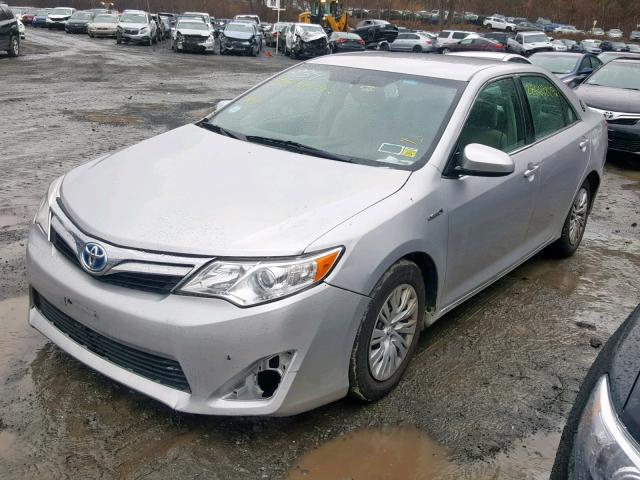 4T1BD1FK5EU140701 - 2014 TOYOTA CAMRY HYBR SILVER photo 2