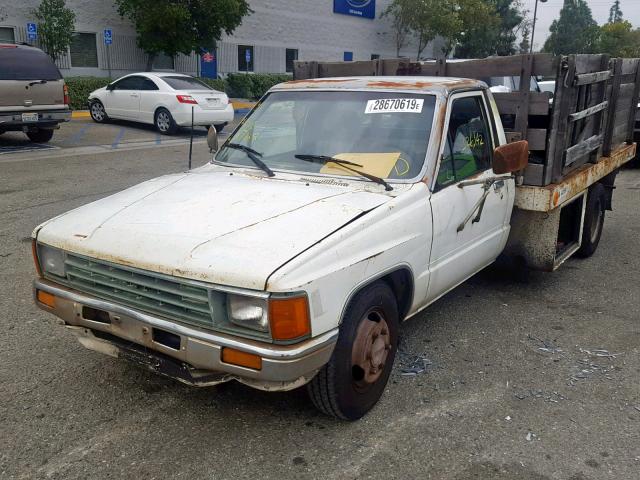 JT5RN75UXH0017358 - 1987 TOYOTA PICKUP CAB WHITE photo 2