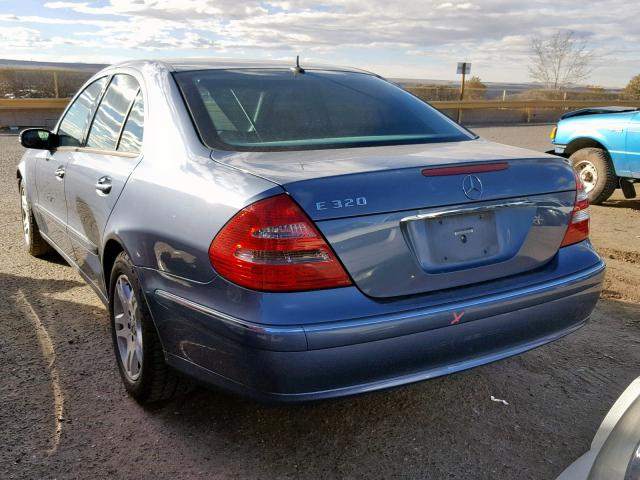 WDBUF65J35A715648 - 2005 MERCEDES-BENZ E 320 BLUE photo 3