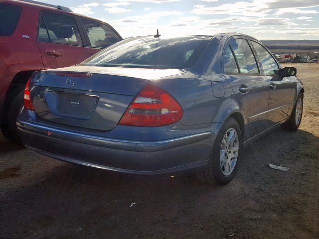 WDBUF65J35A715648 - 2005 MERCEDES-BENZ E 320 BLUE photo 4