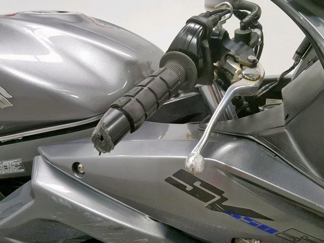 JS1VP53A092101120 - 2009 SUZUKI SV650 SILVER photo 17