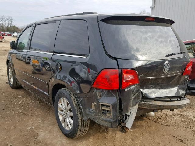 2C4RVABG5CR355605 - 2012 VOLKSWAGEN ROUTAN SE BLACK photo 3