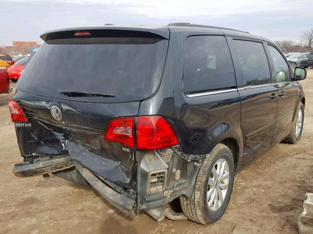 2C4RVABG5CR355605 - 2012 VOLKSWAGEN ROUTAN SE BLACK photo 4