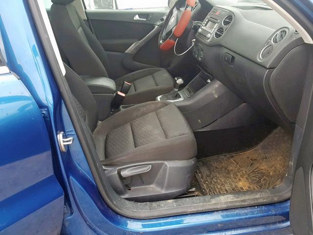 WVGBV75N39W000538 - 2009 VOLKSWAGEN TIGUAN SE BLUE photo 5