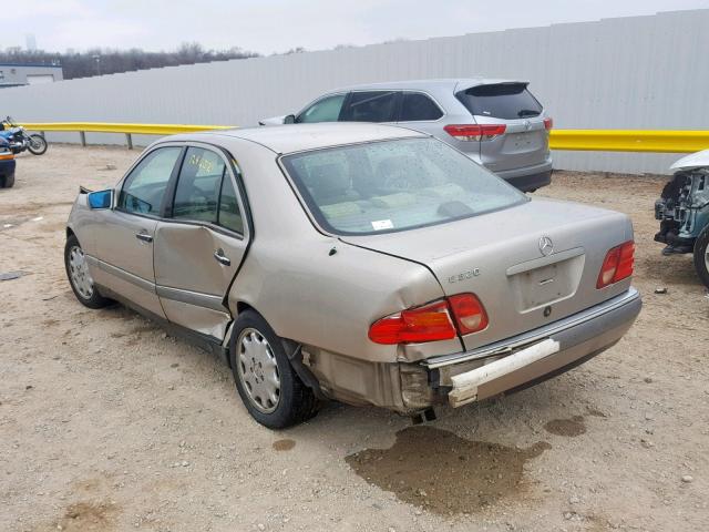 WDBJF55F6TJ010512 - 1996 MERCEDES-BENZ E 320 BEIGE photo 3