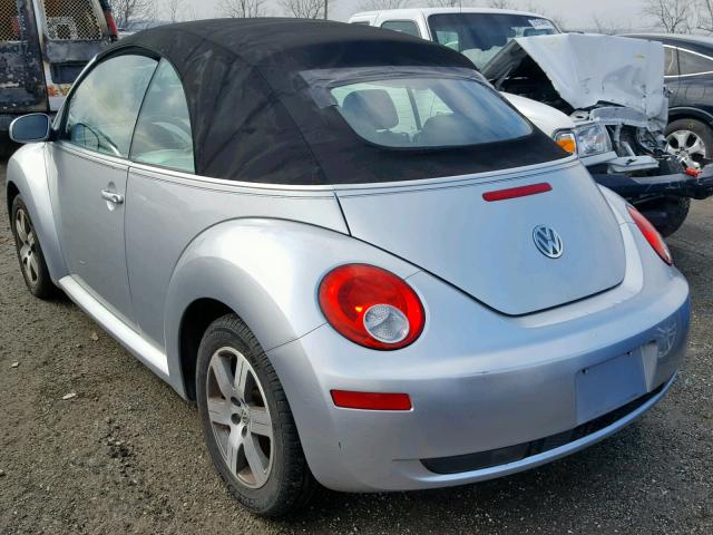 3VWRF31Y46M329914 - 2006 VOLKSWAGEN NEW BEETLE Silber Foto 3