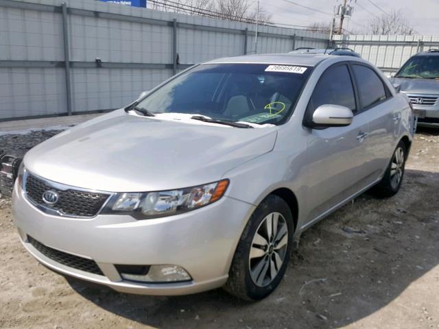 KNAFU4A27D5668499 - 2013 KIA FORTE EX SILVER photo 2