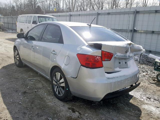 KNAFU4A27D5668499 - 2013 KIA FORTE EX SILVER photo 3