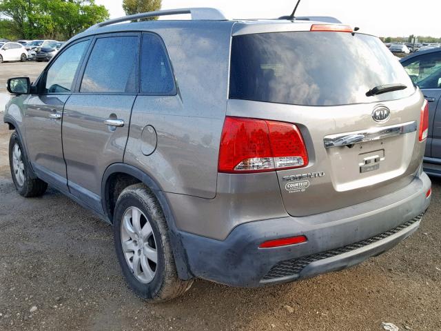 5XYKT4A13BG122119 - 2011 KIA SORENTO BA GRAY photo 3