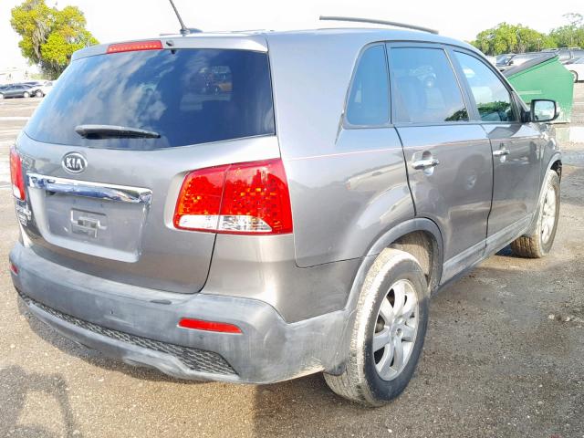 5XYKT4A13BG122119 - 2011 KIA SORENTO BA GRAY photo 4