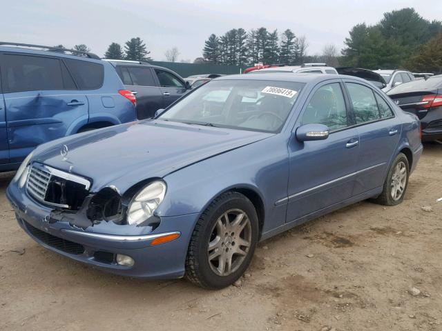 WDBUF65J44A469014 - 2004 MERCEDES-BENZ E 320 BLUE photo 2