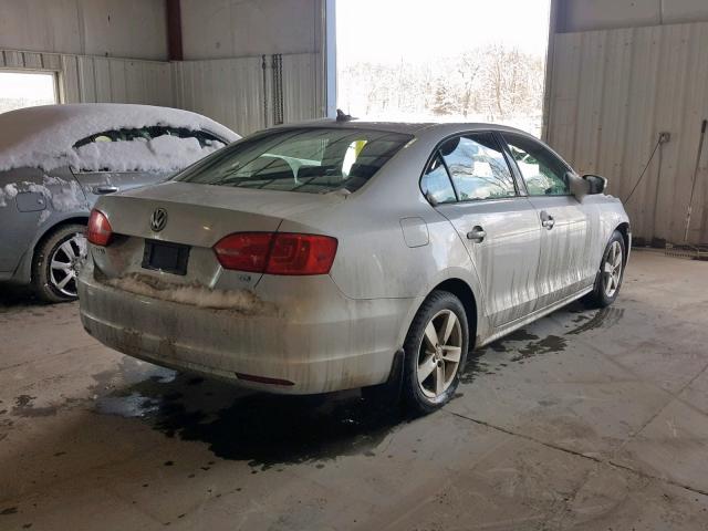 3VWLL7AJ4BM036520 - 2011 VOLKSWAGEN JETTA TDI SILVER photo 4