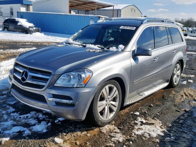 4JGBF7BE1BA671811 - 2011 MERCEDES-BENZ GL 450 4MA GRAY photo 2