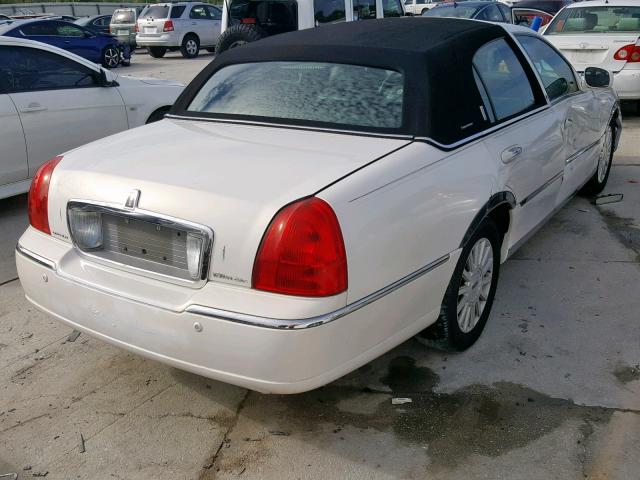 1LNHM82W63Y619758 - 2003 LINCOLN TOWN CAR S WHITE photo 4