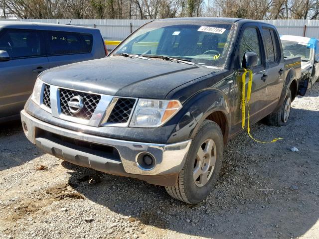 1N6AD07U28C421727 - 2008 NISSAN FRONTIER C BLACK photo 2