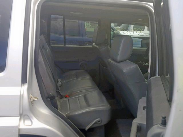 1J8HG48K06C123888 - 2006 JEEP COMMANDER SILVER photo 6
