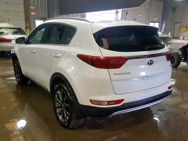 KNDPNCAC8J7474345 - 2018 KIA SPORTAGE E WHITE photo 3