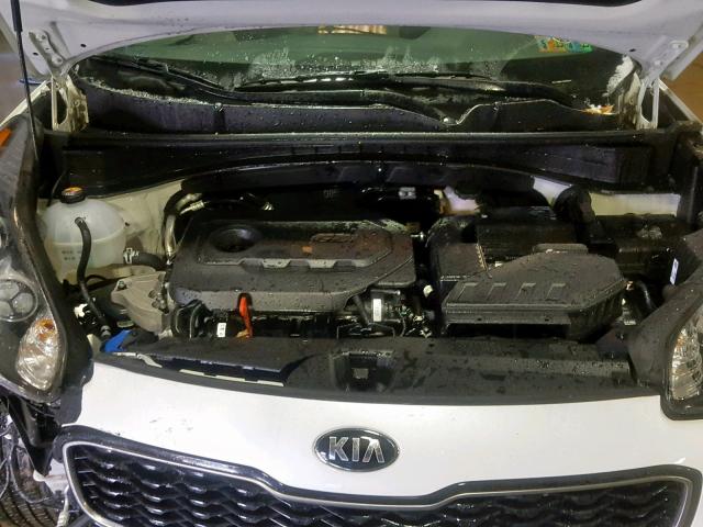 KNDPNCAC8J7474345 - 2018 KIA SPORTAGE E WHITE photo 7