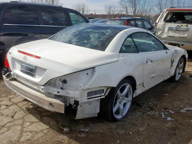 WDDJK7DA6DF015816 - 2013 MERCEDES-BENZ SL 550 WHITE photo 4