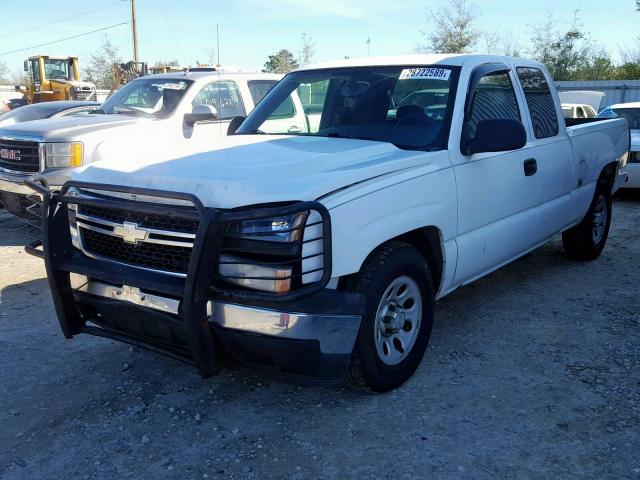 1GCEC19X76Z244803 - 2006 CHEVROLET SILVERADO WHITE photo 2