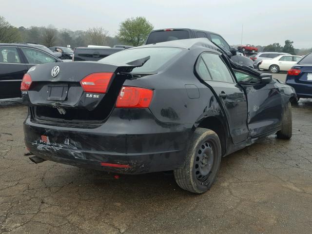 3VWDZ7AJ7BM339679 - 2011 VOLKSWAGEN JETTA SE BLACK photo 4