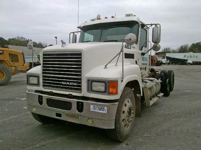 1M1AN07Y1EM016483 - 2014 MACK 600 CHU600 WHITE photo 2