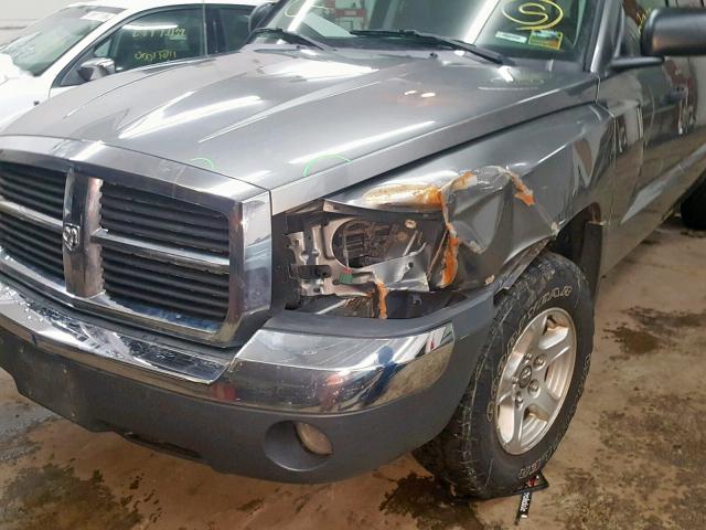 1D7HW48NX5S161689 - 2005 DODGE DAKOTA QUA GRAY photo 9