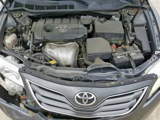 4T1BF3EK3AU056457 - 2010 TOYOTA CAMRY BASE GRAY photo 7