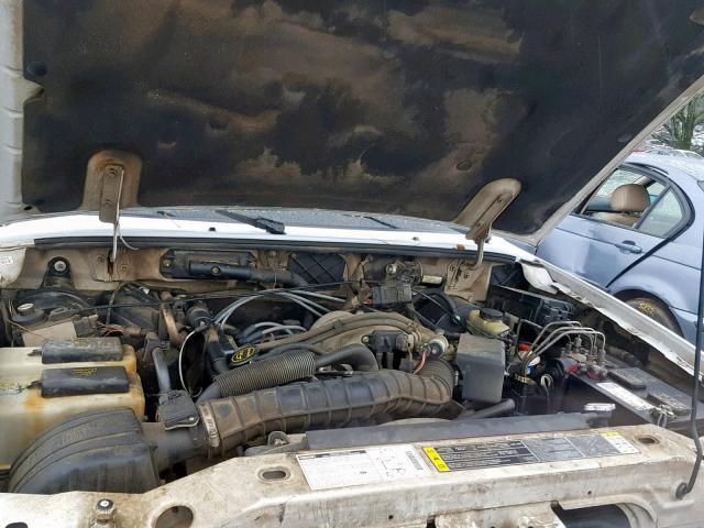 4F4YR16U21TM29138 - 2001 MAZDA B3000 CAB WHITE photo 7