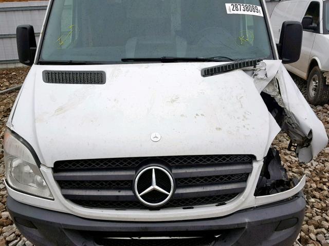 WD3PE8CB0C5686389 - 2012 MERCEDES-BENZ SPRINTER 2 WHITE photo 7