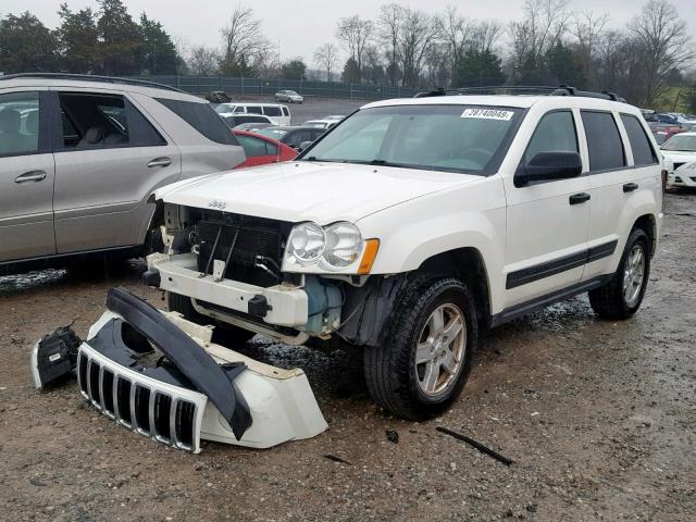 1J4GS48K35C621433 - 2005 JEEP GRAND CHER WHITE photo 2