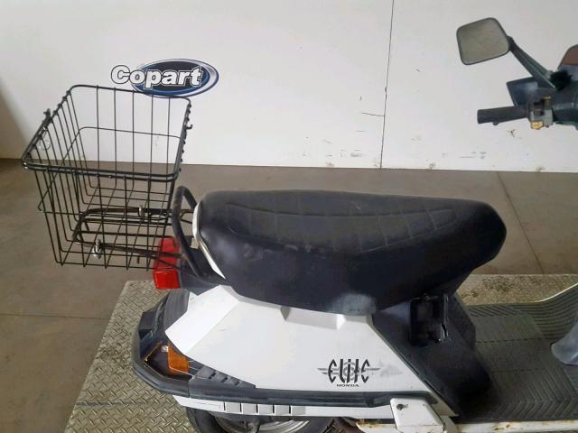 3H1HF0307XD400573 - 1999 HONDA CH80 WHITE photo 6