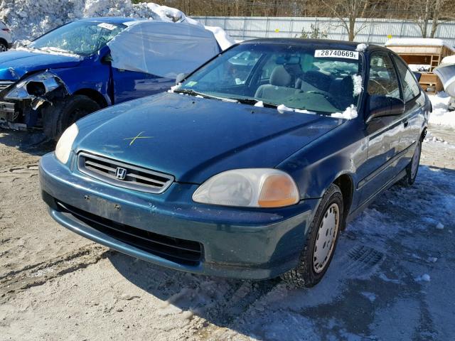 1HGEJ6223VL000215 - 1997 HONDA CIVIC DX GREEN photo 2