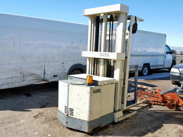 00000000000W52120 - 1998 CROW FORKLIFT TAN photo 2