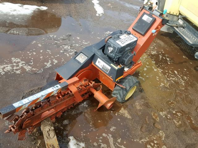 00000000000500456 - 1998 DITCH WITCH TRENCHER RED photo 2