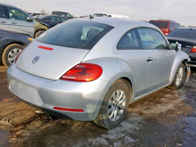 3VWF17AT2EM638695 - 2014 VOLKSWAGEN BEETLE SILVER photo 4