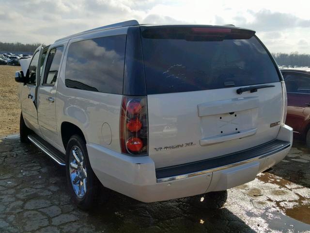 1GKS2MEF5DR335591 - 2013 GMC YUKON XL D WHITE photo 3