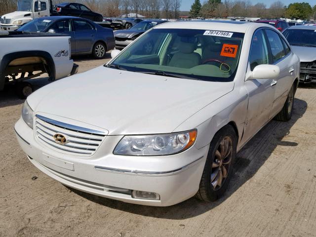 KMHFC46F47A190566 - 2007 HYUNDAI AZERA SE WHITE photo 2