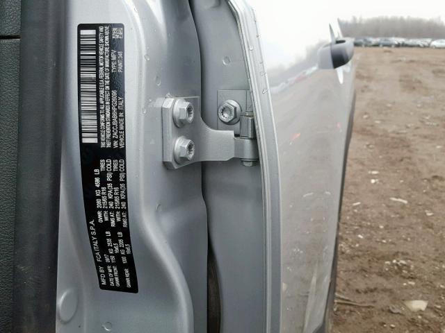 ZACCJBAB6HPG26096 - 2017 JEEP RENEGADE S 银色 照片 10